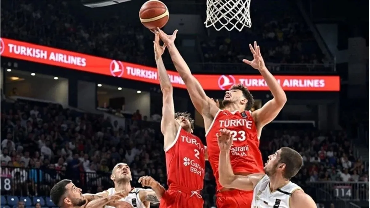 Türkiye A Milli Erkek Basketbol Takımı Karadağ karşısında