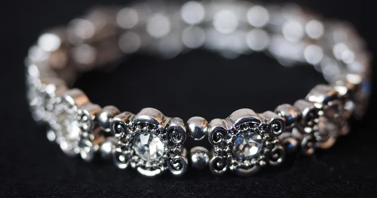 Gümüş gün içinde yüzde 9 değer kazandı