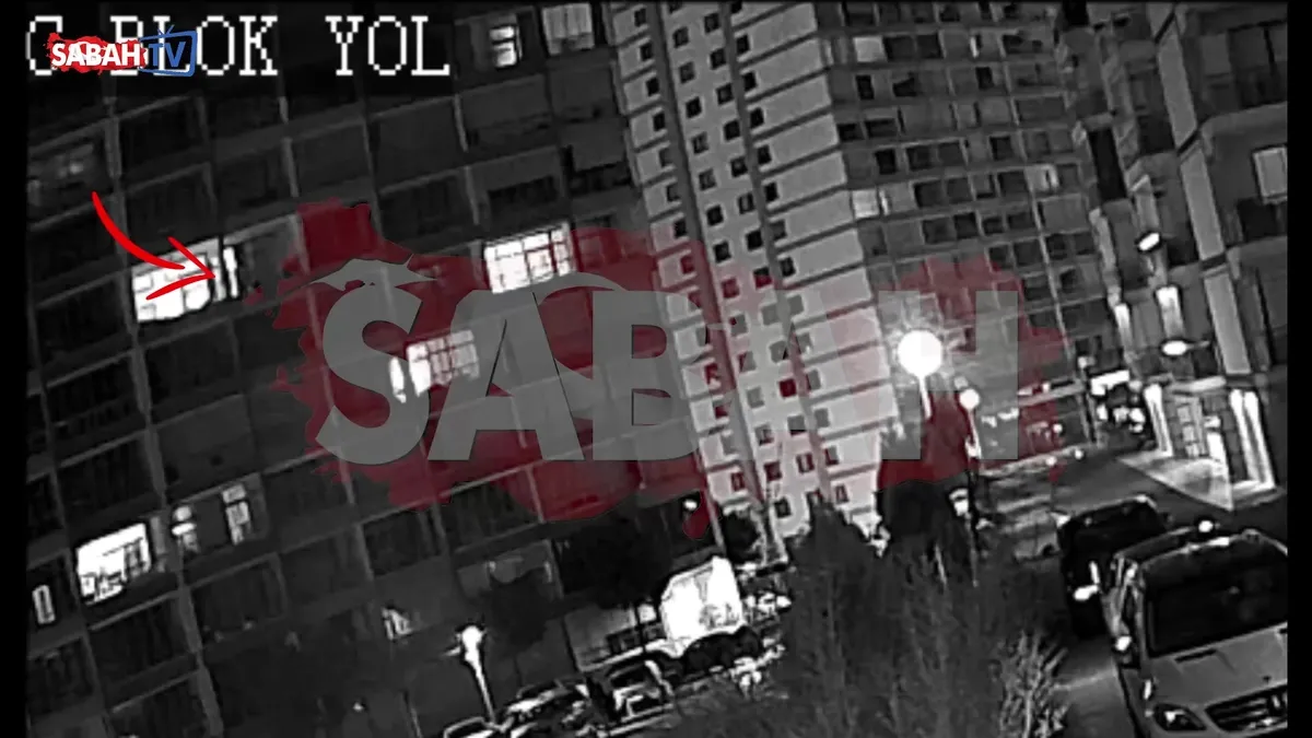 SON DAKİKA: Türkan Biçer cinayetinde korkunç görüntü! Düşme anı kamerada: Arbede sonrası balkonda dakikalarca asılı kaldı! | Video videosunu izle SON DAKİKA: Türkan Biçer cinayetinde korkunç görüntü! Düşme anı kamerada: Arbede sonrası balkonda dakikalarca asılı kaldı! | Video videosunu izle