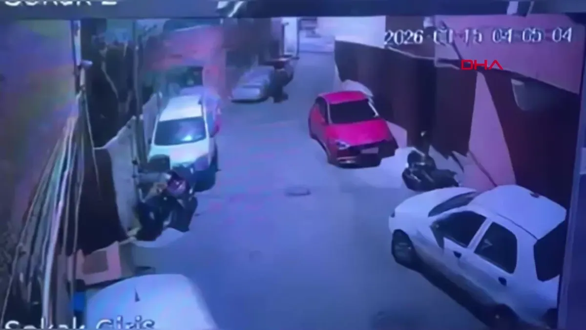 Sarıyer’de üniversite öğrencisi kızları taciz eden sapık kamerada… ‘Şeytana uydum’ dedi | Video videosunu izle Sarıyer’de üniversite öğrencisi kızları taciz eden sapık kamerada… ‘Şeytana uydum’ dedi | Video videosunu izle