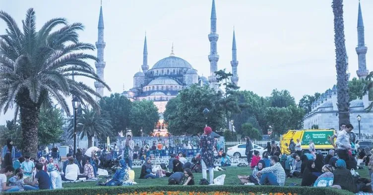 Ramazan’ın vazgeçilmez adresi Sultanahmet Meydanı