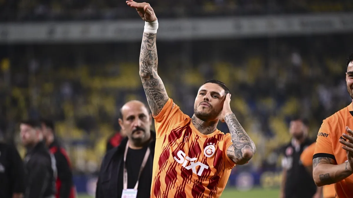 Mauro Icardi, Fenerbahçe derbisi sonrası 'Ali Koç' forması giydi!