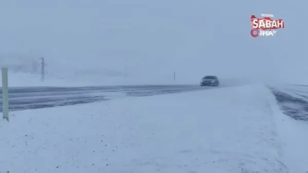 Ardahan'da kar ve tipi nedeniyle yolda mahsur kalanlar kurtarıldı | Video
