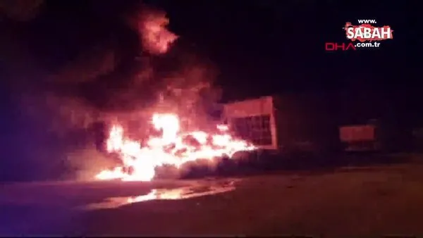 İş yeri önündeki lastikler ve hafif ticari araç yandı | Video