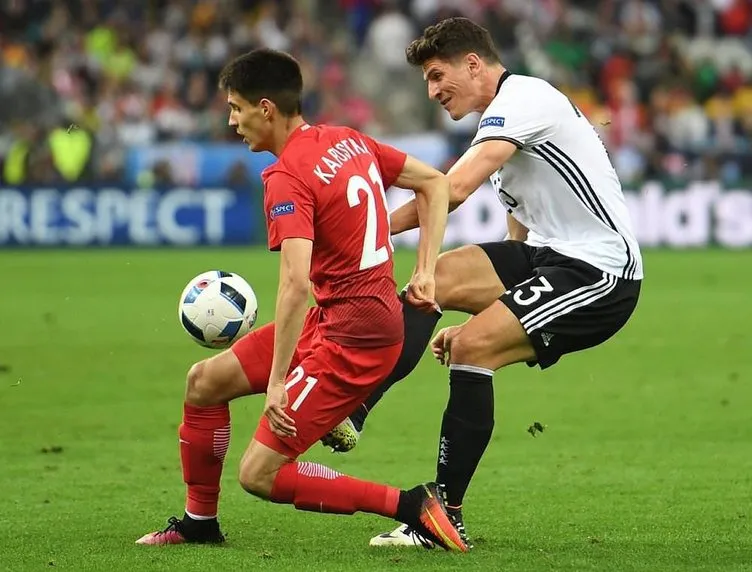 Gomez ve Podolski’den Türkiye-İspanya maçı tahmini
