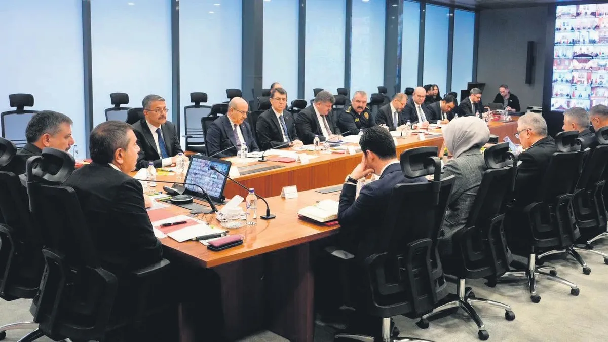 Tüm okullara polis devriyesi