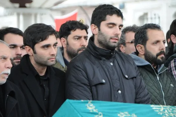 ‘Eşkıya’ ekibi tam kadro cenazede