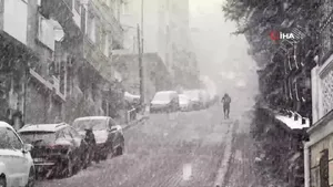 İstanbul’da lapa lapa kar yağışı