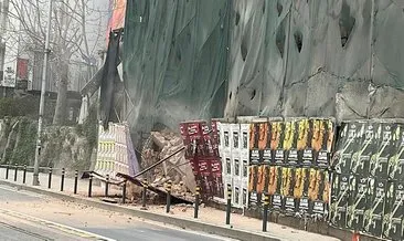 Beyoğlu’nda çökme riski bulunan 5 katlı metruk bina çöktü