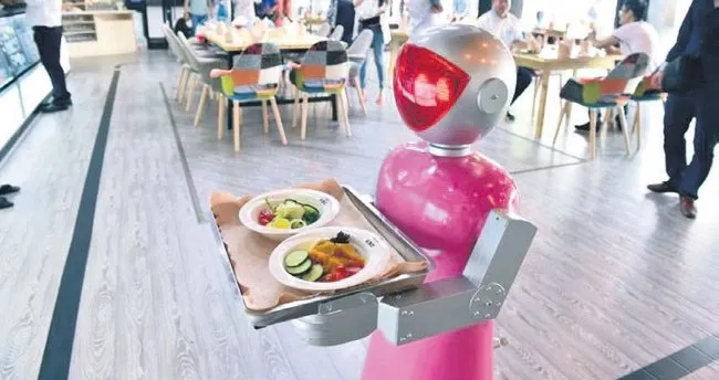 Restoranda yemeğinizi bir robot hazırlarsa...