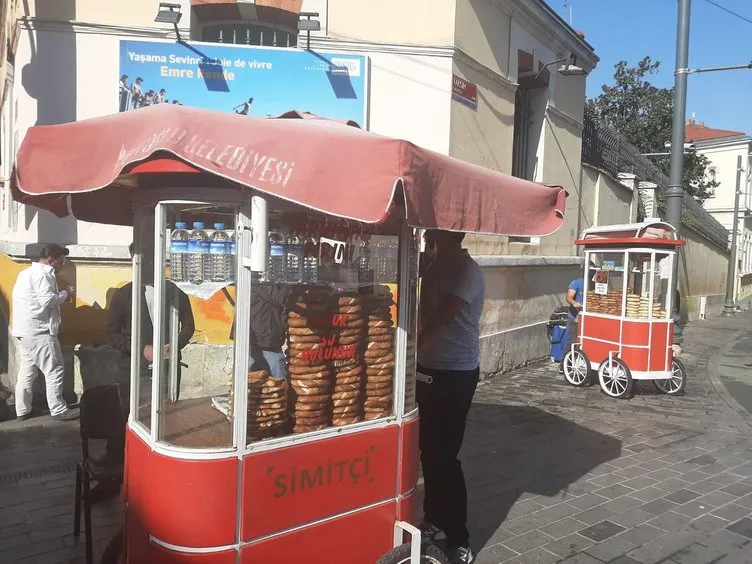 İBB Taksim meydanındaki simitçileri kaldırıyor