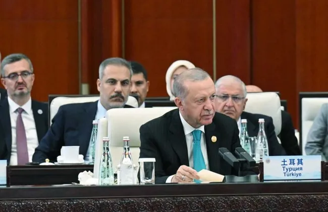 baskan-recep-tayyip-erdogandan-2025-yilinda-diplomasi-trafigi-gazzedeki-insani-krizin-sona-erdirilmesi-icin-ki-1767169748084.jpeg Başkan Recep Tayyip Erdoğan’dan 2025 yılında diplomasi trafiği: Gazze'deki insani krizin sona erdirilmesi için kilit rol üstlendi!