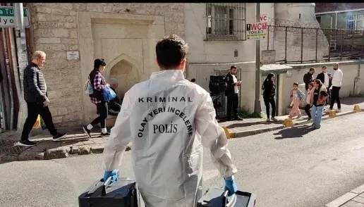 son-dakika-bocek-ailesinin-olumune-iliskin-bir-skandal-daha-otelde-kilitli-kalmislar-servet-bocek-kucaginda-co-1763620862375.jpg (516×294)