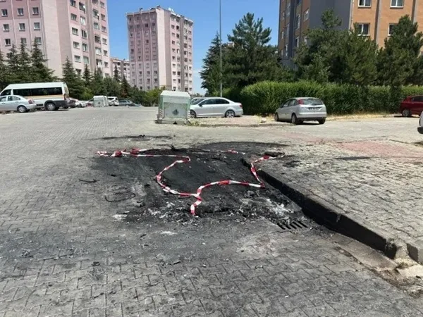 baskentte-korku-dolu-anlar-kiz-arkadasinin-is-yerini-ve-otomobilini-atese-verip-pompaliyla-ates-acti-1784730596185.jpg