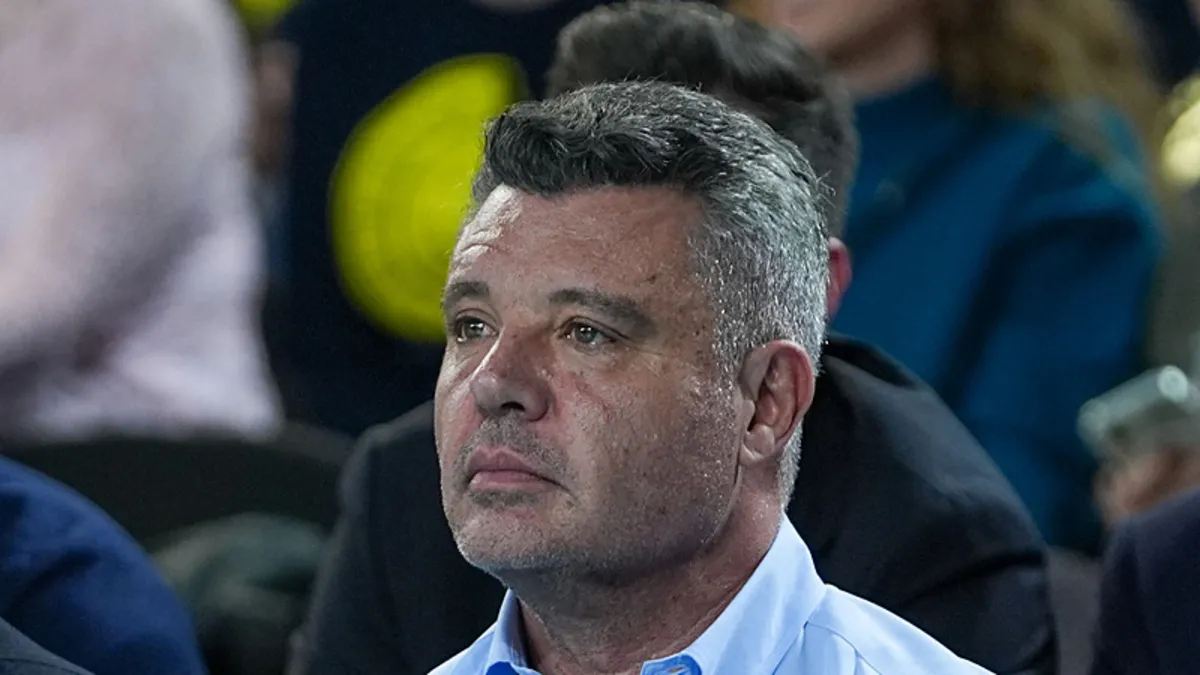 Son dakika haberi: Fenerbahçe Başkanı Sadettin Saran trafik kazası geçirdi! Son dakika haberi: Fenerbahçe Başkanı Sadettin Saran trafik kazası geçirdi!