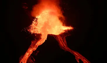 İspanya’nın La Palma Adası’na lav yağıyor