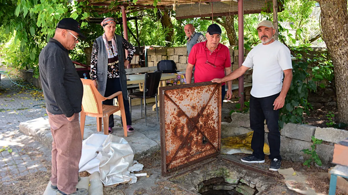 Yozgat'ın Yukarı Tekke Köyü'nde sel sularının bastığı sokaklar ve evler.