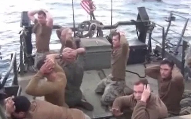 İran ABD askerlerini gözaltına aldı