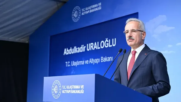 bakan-uraloglu-duyurdu-istanbul-havalimaninin-4uncu-pisti-ucuslara-hazir-1789712168607.png