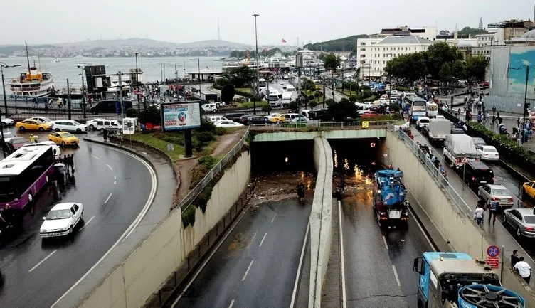 Eminönü'nde selin ardından son durum