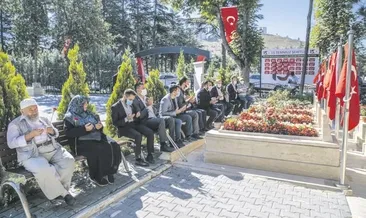 Şehitliğe bayram ziyareti