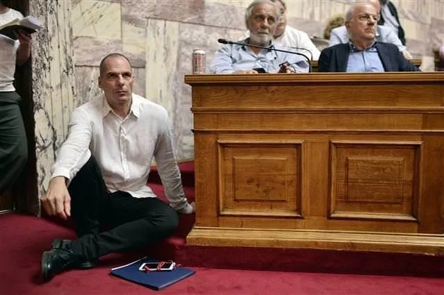 Yunan Maliye Bakanının çaresizliği