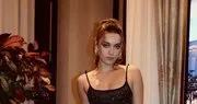 İmaj değişikliğine gitmişti! Oyuncu Afra Saraçoğlu yeni saçlarıyla görüntülendi! Neşeli halleri dikkat çekti...