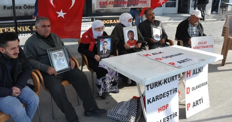 HDP önündeki evlat nöbeti devam ediyor