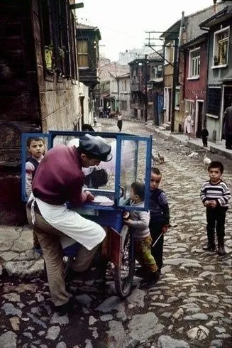 Aramızdan ayrılışının 1. yıl dönümünde İstanbul’u anlatan Ara Güler fotoğrafları