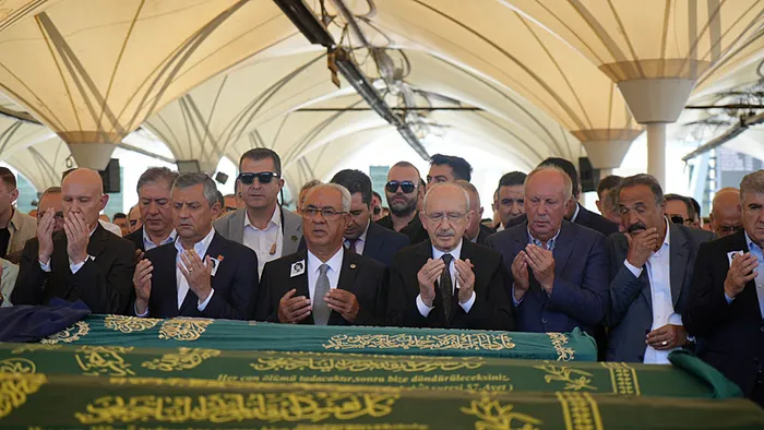 asli-baykaldan-cenaze-toreni-sonrasi-kemal-kilicdaroglu-ve-ozgur-ozele-gonderme-en-onde-yer-alanlar-1784375412636.jpg