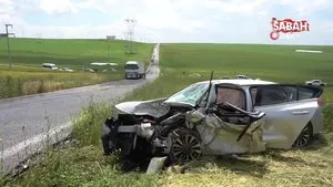 Diyarbakır’da otomobil ile hafif ticari araç çarpıştı: 2 yaralı | Video