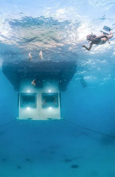 Okyanus altında bir otel odası