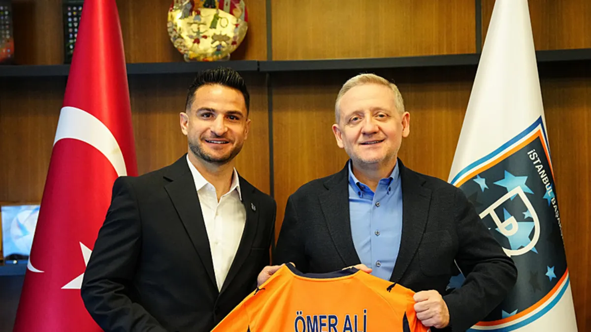RAMS Başakşehir, Ömer Ali Şahiner ile sözleşme yeniledi RAMS Başakşehir, Ömer Ali Şahiner ile sözleşme yeniledi