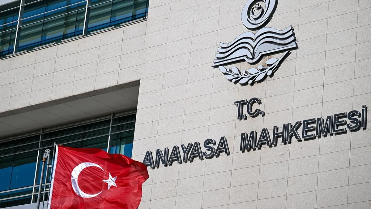 AYM'den eksik memur maaşları için emsal karar: Süre aşımı hak ihlali sayıldı