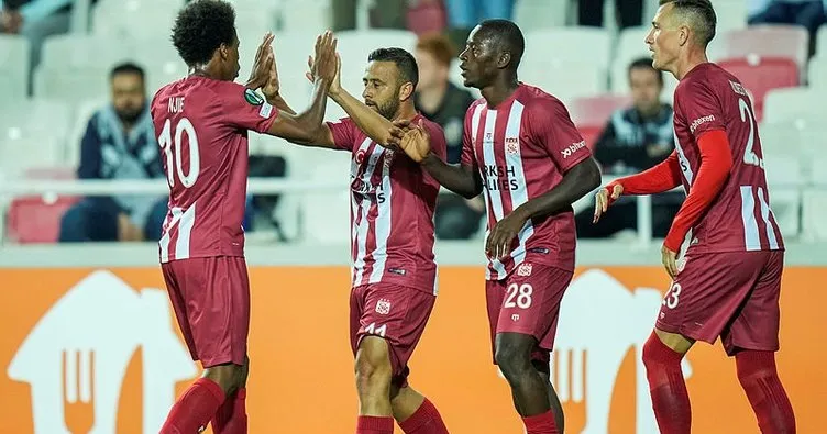 Son dakika: Yiğidolar, 1 puana razı oldu! Sivasspor 1-1 Slavia Prag