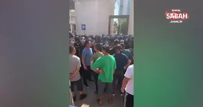 Çin’de caminin yıkılma iddiası Müslümanları sokaklara döktü | Video