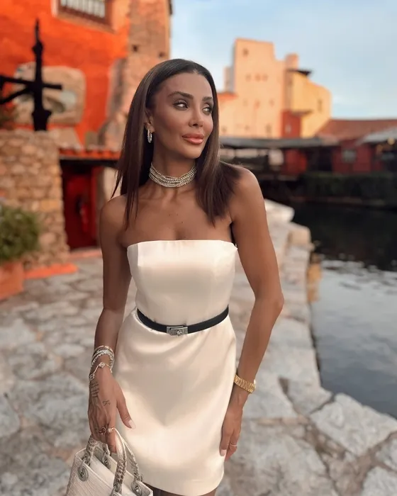 Sosyal medya ateş püskürdü! Manken Özge Ulusoy’dan ’filtre’ açıklaması! ’Kullanmıyorum diyen yalan söylüyor’
