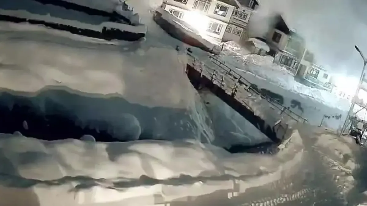 Hindistan’ın Cammu Keşmir bölgesinde çığ düştü Hindistan’ın Cammu Keşmir bölgesinde çığ düştü