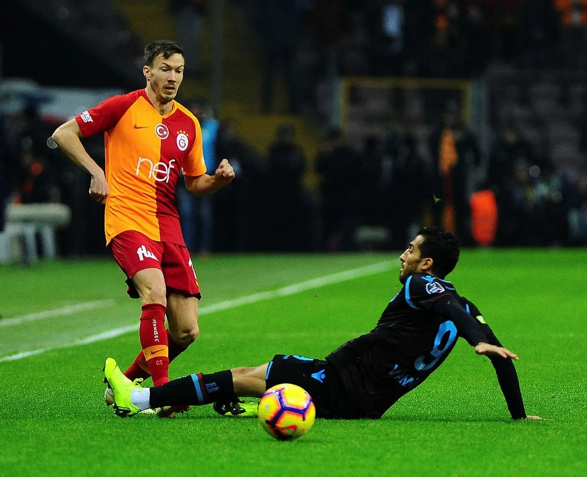 Trabzonspor - Galatasaray maçı muhtemel 11'leri