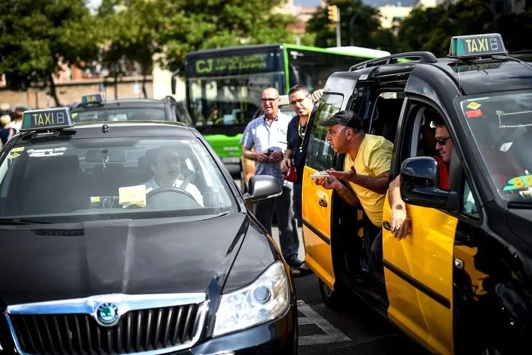 Uber ile sarı taksi polemiği! Avrupa Uber’i tartışıyor...