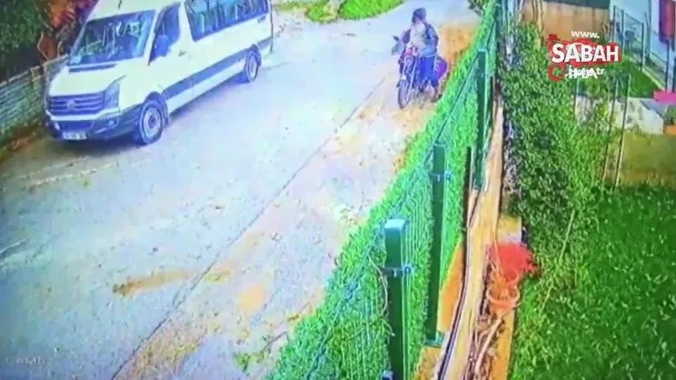 Sultangazi'de yaşlı kadını gasp eden zanlı kamerada | Video