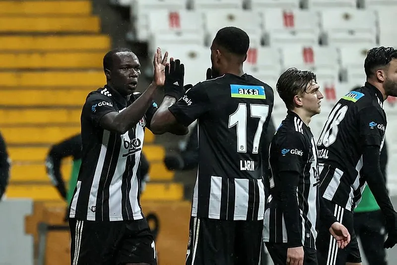aboubakar besiktas i tasiyor larin i