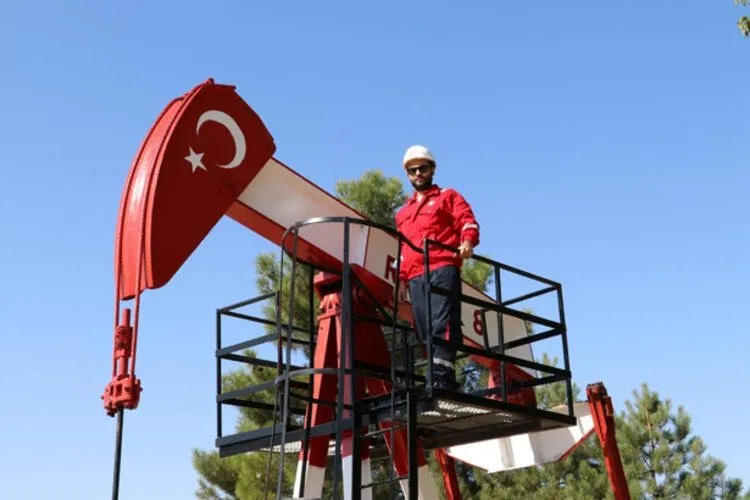 Türkiye'de bulundu ve durmuyor! Emektar kuyudan 72 yıldır petrol çıkarılıyor