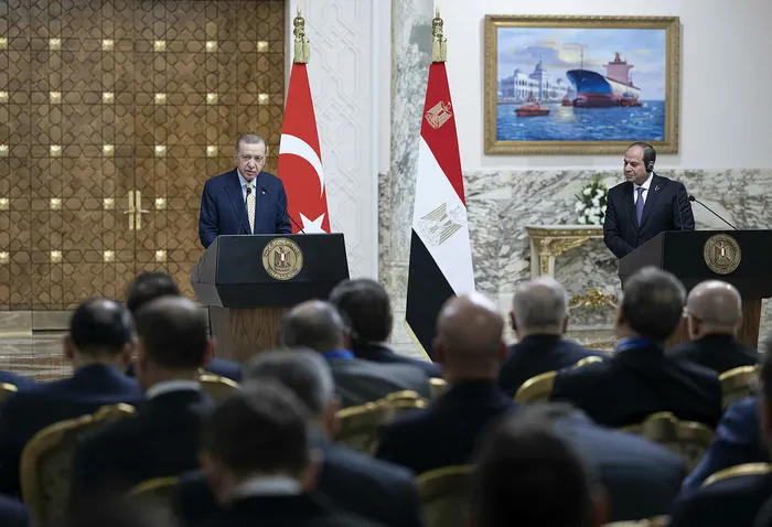 son-dakika-misir-cumhurbaskani-sisi-ile-ortak-basin-toplantisi-baskan-erdogandan-katil-israile-refah-uyarisi-1707924847547.jpg