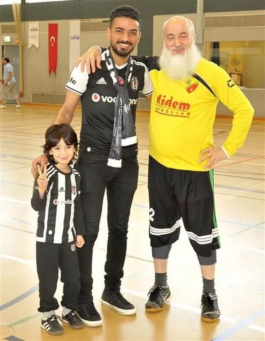 Ömer Şişmanoğlu’nun babasından futbol şov