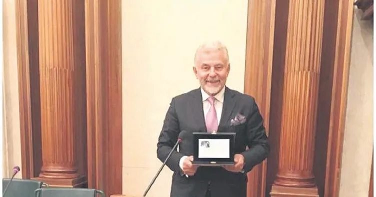 Osman Öztürk’e uluslararası ödül
