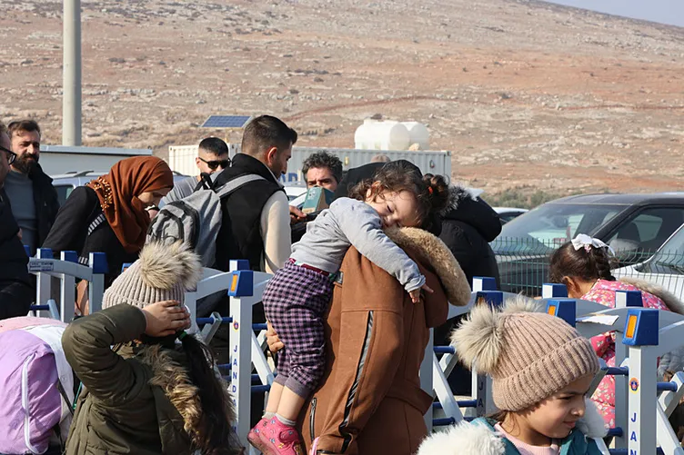 SON DAKİKA... 54 yıllık Esad iktidarı sona erdi! Kaç milyon Suriyeli ülkesine dönecek? İşte uygulanacak takvim!