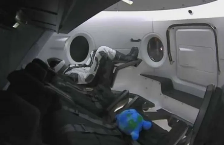 SPACEX TARİHİ UÇUŞU GERÇEKLEŞTİRDİ