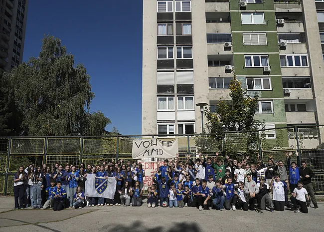 bosna-hersek-efsanesi-edin-dzeko-ogrencilere-ornek-oldu-1790934252955.jpeg