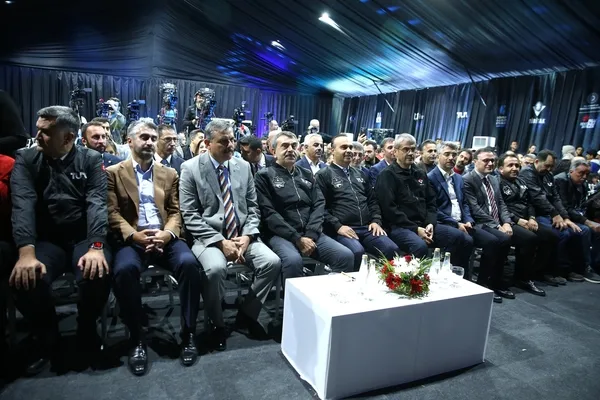 sanayi-ve-teknoloji-bakani-mehmet-fatih-kacir-turkiye-uydu-alaninda-onemli-basarilara-imza-atti-1756498302842.jpg